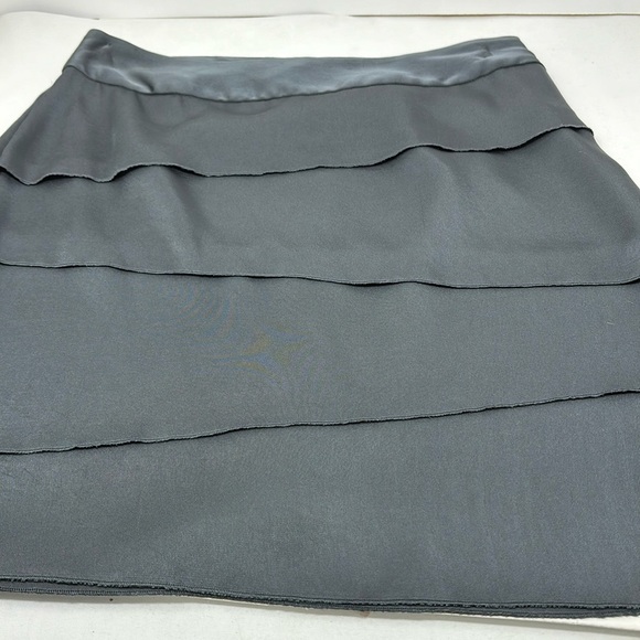 Banana Republic Petite gray mini skirt with ruffles RN54023, Size 0 Petite - Picture 1 of 6